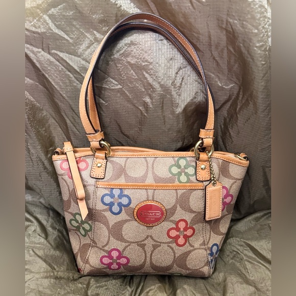Coach Handbags - Coach F22226 Y2K Signature Payton Clover Tote (Tan/Signature/Multi) - EUC